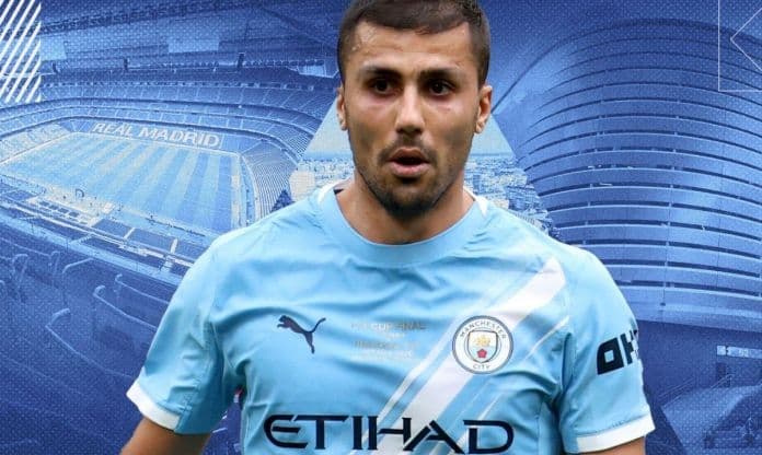 Cầu thủ Man City, biểu tượng cho sự vắng mặt của Rodri và Bernardo Silva ở tuyến giữa