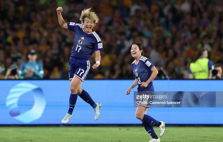 Cầu thủ nữ Nhật Bản ăn mừng bàn thắng trong trận chung kết Asian Cup đối đầu Australia.
