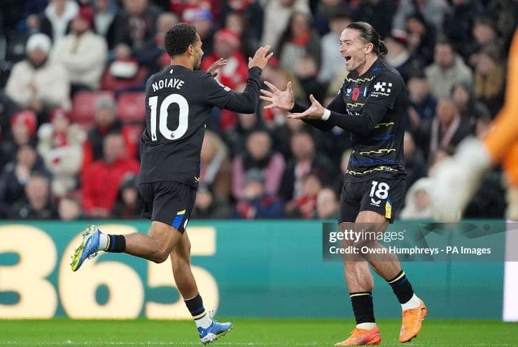 Cầu thủ Ndiaye của Everton ăn mừng bàn thắng mở tỷ số trong trận đấu với Sunderland