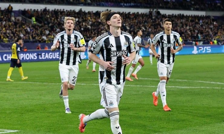 Cầu thủ Newcastle ăn mừng chiến thắng 4-0 lịch sử trước Union SG tại Cúp C1, biểu tượng cho sự thay đổi bản đồ quyền lực châu Âu