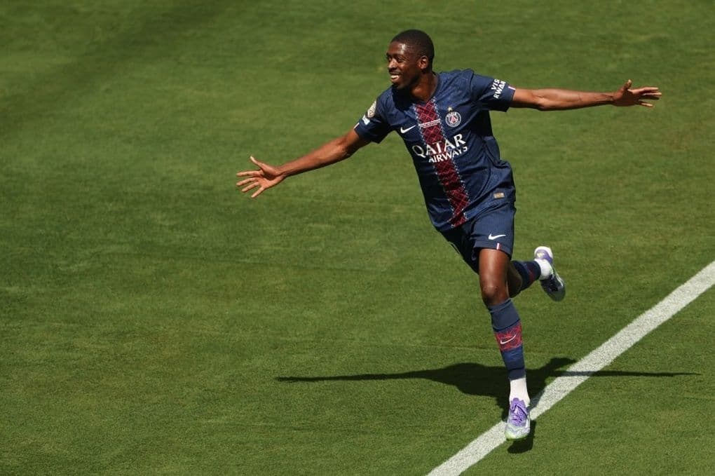 Cầu thủ Ousmane Dembele của PSG ăn mừng chiến thắng áp đảo trước Real Madrid.