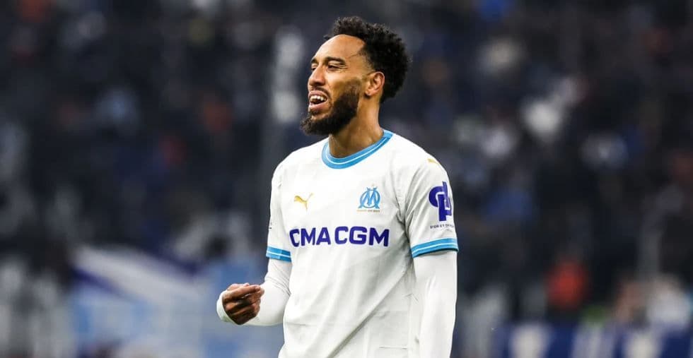 Cầu thủ Pierre-Emerick Aubameyang của Marseille thể hiện tinh thần thi đấu trên sân.