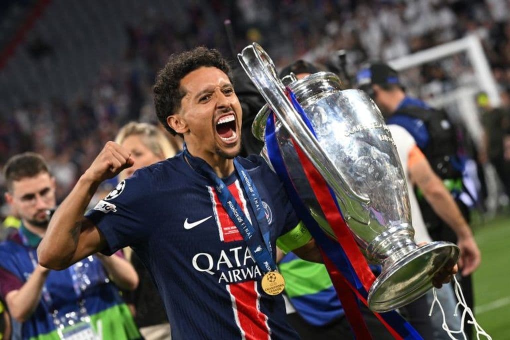 Cầu thủ PSG ăn mừng chức vô địch Champions League