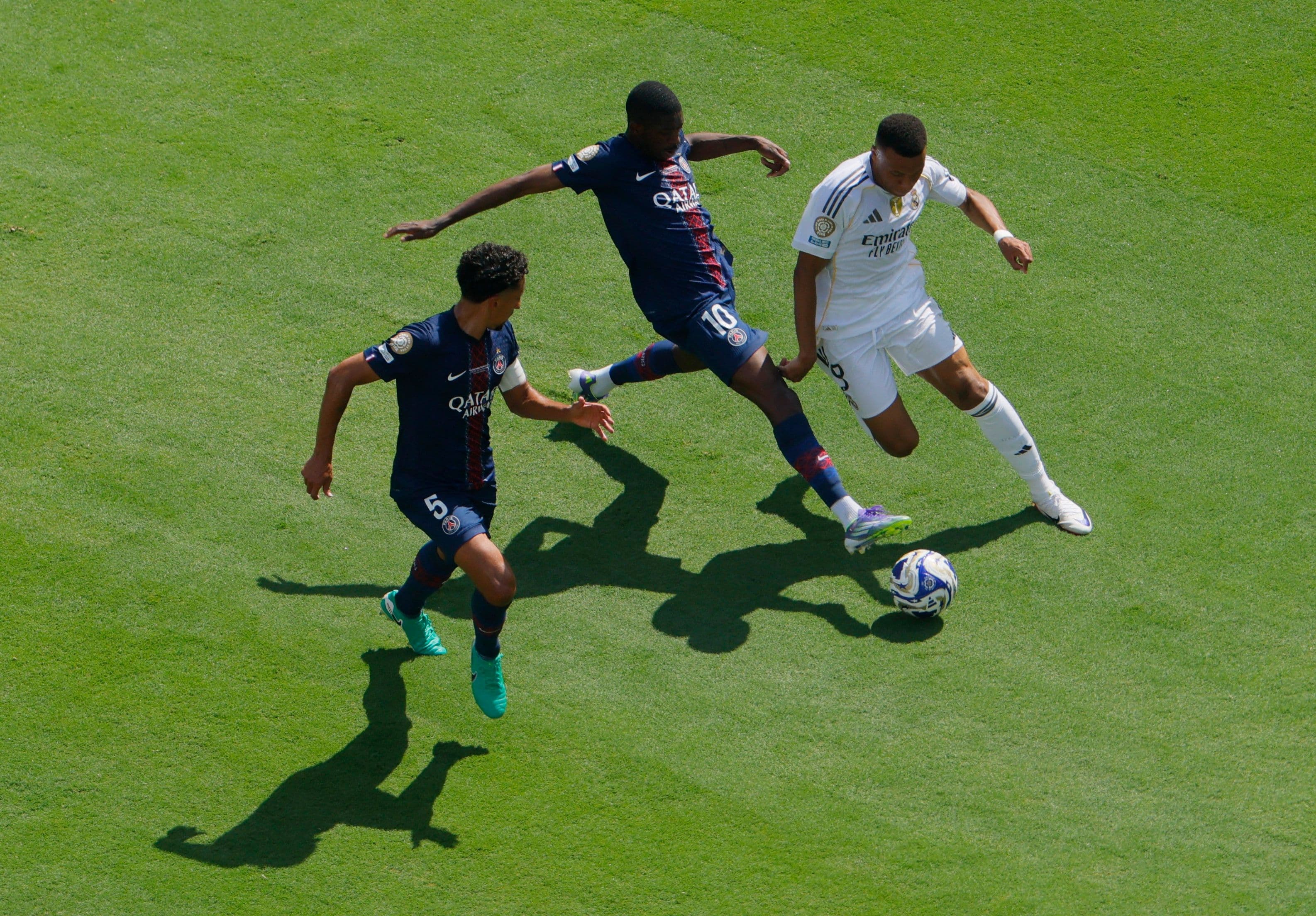 Cầu thủ PSG áp đảo Real Madrid trong trận bán kết FIFA Club World Cup 2025.