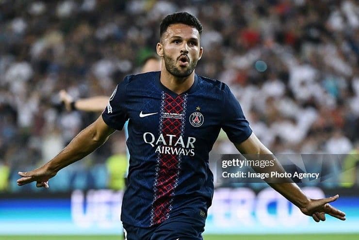 Cầu thủ PSG vỡ òa cảm xúc sau khi giành chiến thắng Siêu Cúp Châu Âu trên chấm luân lưu