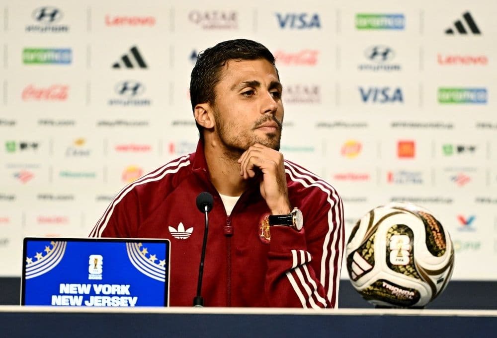 Cầu thủ Rodri của Tây Ban Nha tại buổi họp báo sau khi đánh bại Argentina trong trận chung kết World Cup 2026