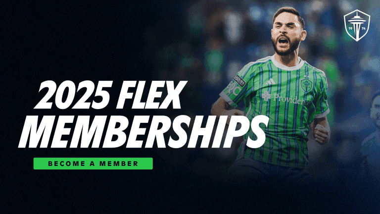 Cầu thủ Seattle Sounders ăn mừng, tượng trưng cho phong độ thăng hoa của Danny Musovski và đội bóng.