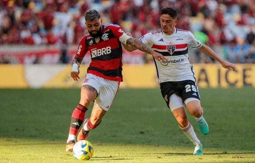 Cầu thủ São Paulo và Flamengo đối đầu trong trận đấu quyết định