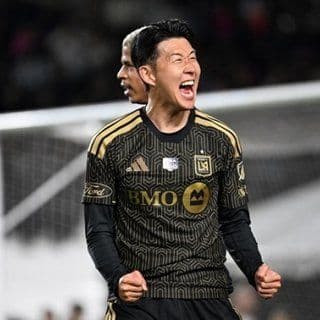 Cầu thủ Son Heung-min của LAFC ăn mừng bàn thắng, tượng trưng cho những khoảnh khắc bùng nổ ở hiệp hai.