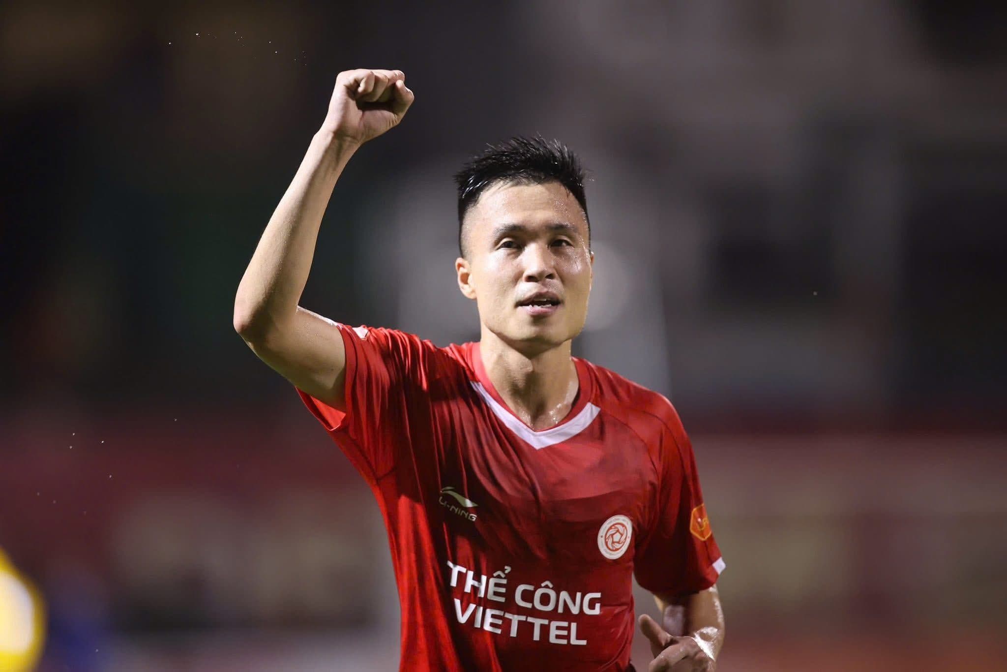 Cầu thủ Thể Công Viettel ăn mừng chiến thắng quan trọng trước Đông Á Thanh Hóa.