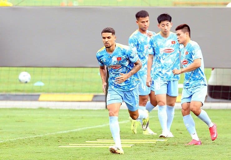 Cầu thủ trẻ Hoàng Hên trong buổi tập, một trong những tài năng mới được kỳ vọng ra mắt Đội tuyển Việt Nam.