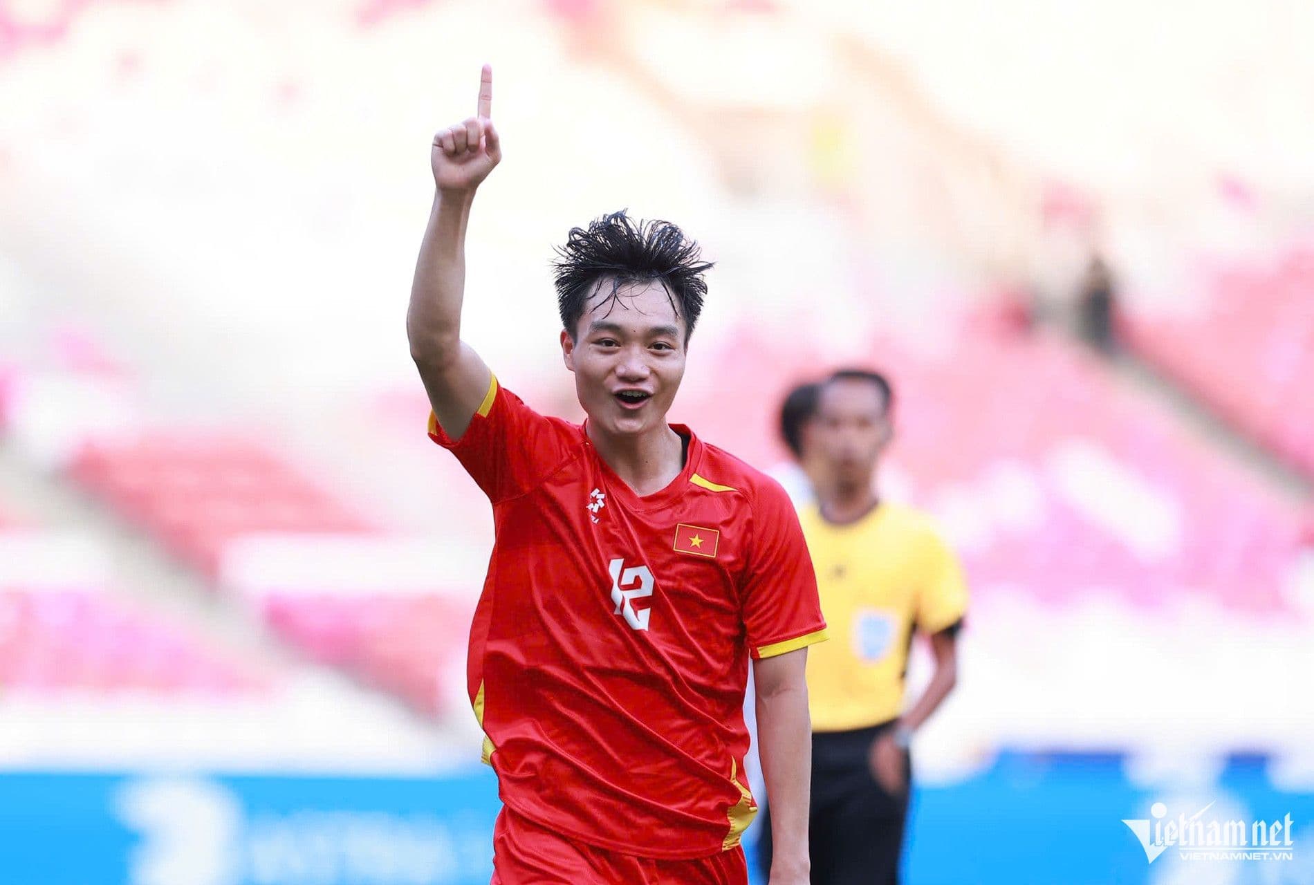 Cầu thủ U23 Việt Nam ăn mừng bàn thắng trong trận bán kết với U23 Philippines