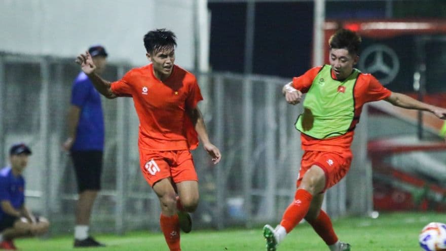 Cầu thủ U23 Việt Nam tích cực tập luyện, hướng tới mục tiêu vào chung kết giải đấu.