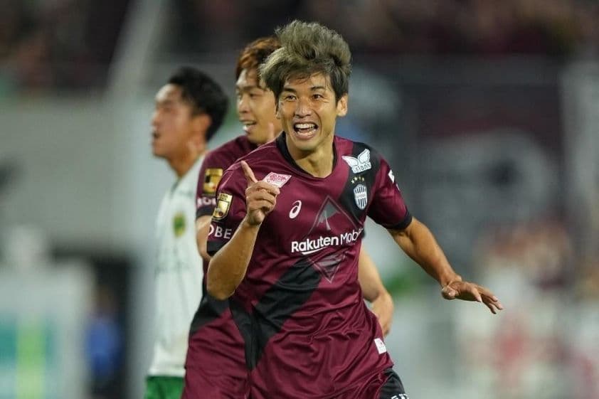 Cầu thủ Vissel Kobe ăn mừng bàn thắng trong trận đấu với Gangwon tại AFC Champions League Elite
