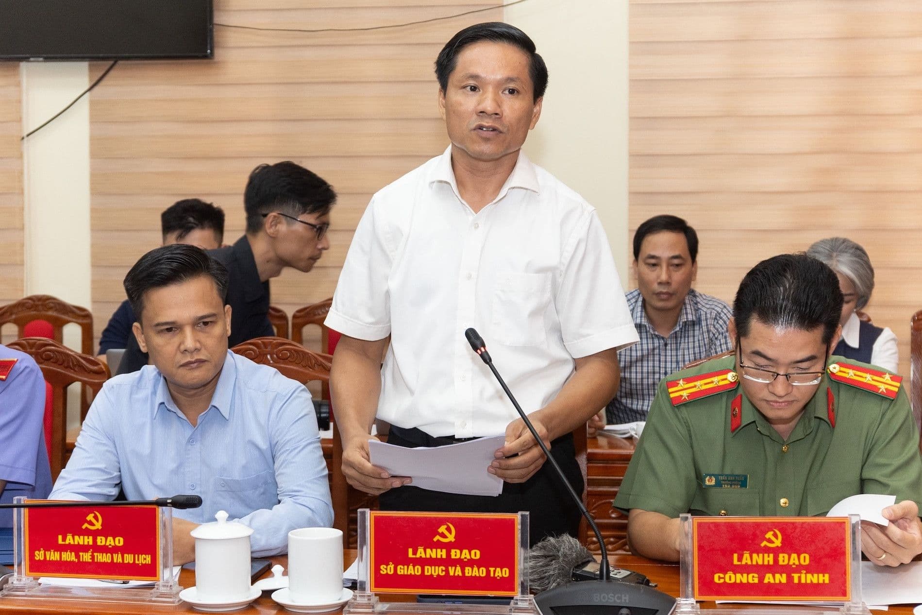 Cuộc họp của lãnh đạo Sở Giáo dục và Đào tạo cùng công an tỉnh về việc xử lý thông tin tiêu cực.