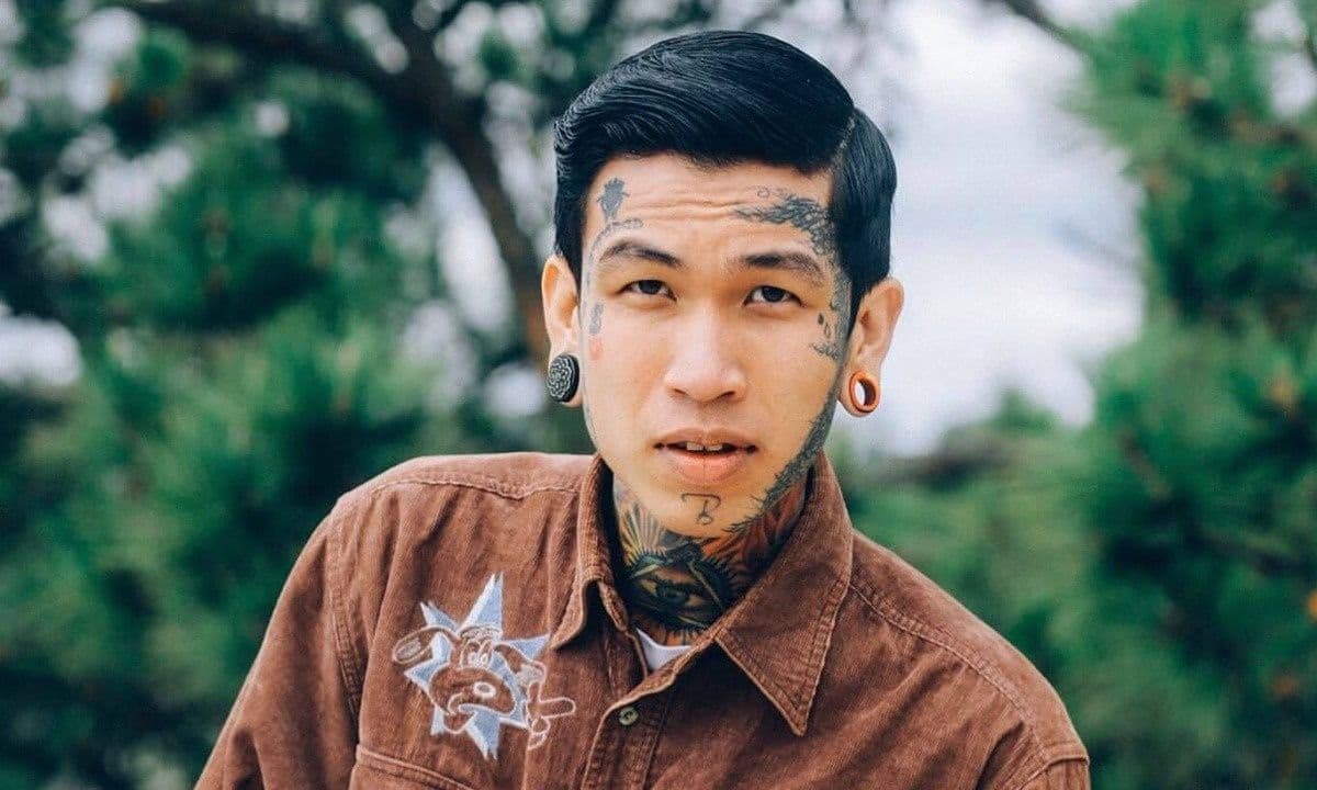 Dế Choắt, quán quân Rap Việt mùa đầu tiên, với phong cách underground đặc trưng.