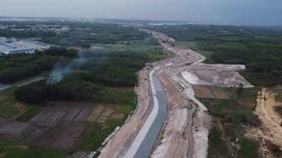 Dự án cao tốc đang được triển khai, biểu tượng cho việc khơi thông dòng chảy kinh tế và đầu tư công.