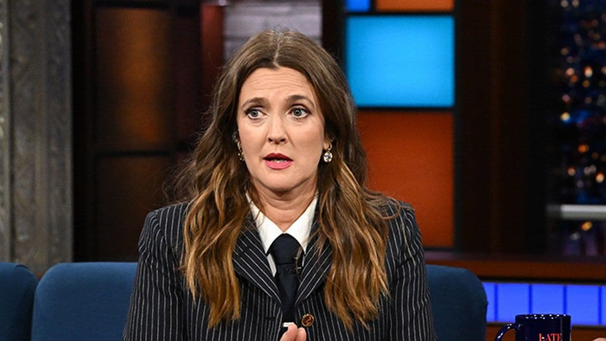 Drew Barrymore trên chương trình The Late Show with Stephen Colbert kể về tai nạn của con gái.