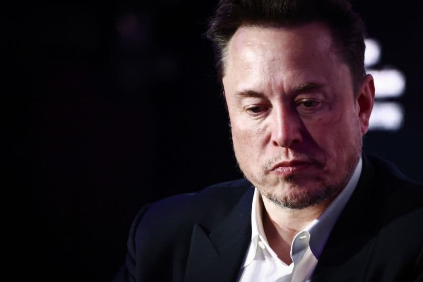 Elon Musk, người đã bị Larry Ellison vượt mặt trong cuộc đua người giàu nhất thế giới.