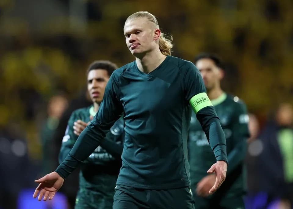 Erling Haaland của Man City thể hiện sự thất vọng sau trận thua bất ngờ trước Bodo/Glimt tại Cúp C1.