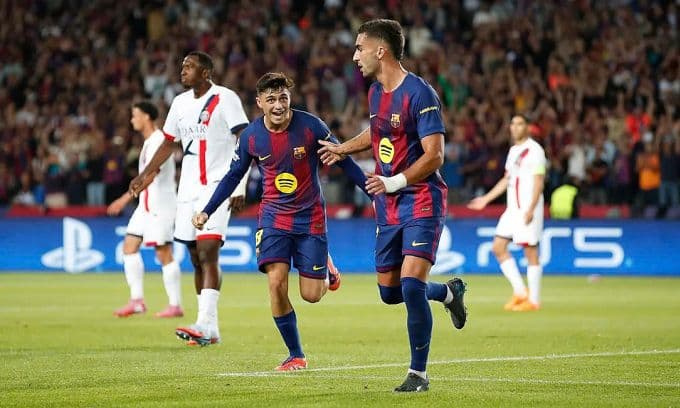 Ferran Torres của Barcelona ăn mừng bàn thắng mở tỷ số vào lưới PSG trong trận đấu kịch tính.