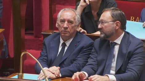 François Bayrou tại Quốc hội Pháp trong ngày bỏ phiếu tín nhiệm định mệnh.