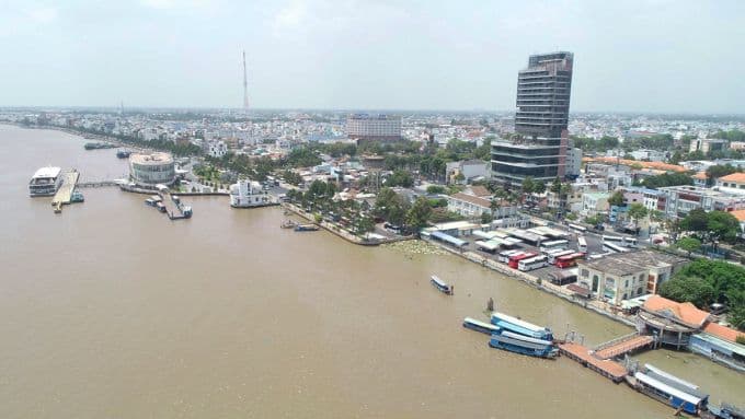 Góc nhìn từ trên cao khu vực Mỹ Tho trên sông Tiền, nơi dự kiến phát triển các cảng biển quan trọng
