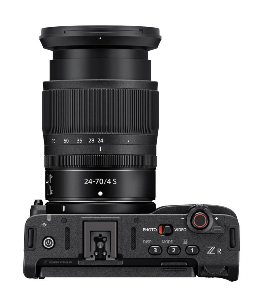 Góc nhìn từ trên xuống của Nikon ZR, nhấn mạnh thiết kế tối giản với ít nút bấm vật lý.
