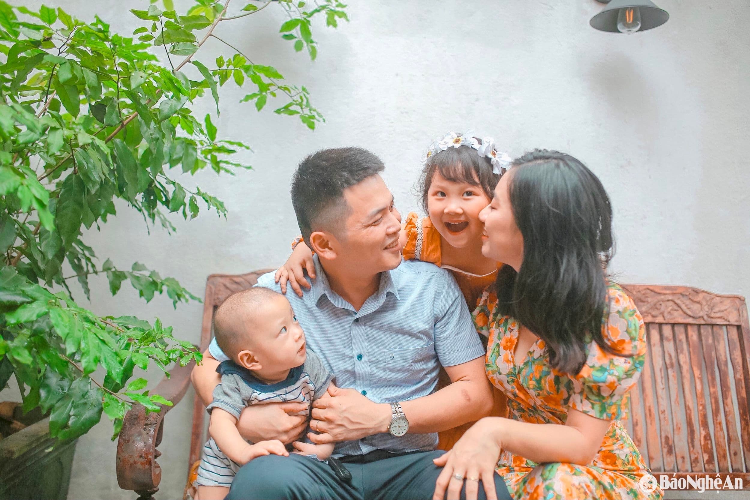 Gia đình Việt Nam hạnh phúc, là nền tảng vững chắc cho quốc gia.