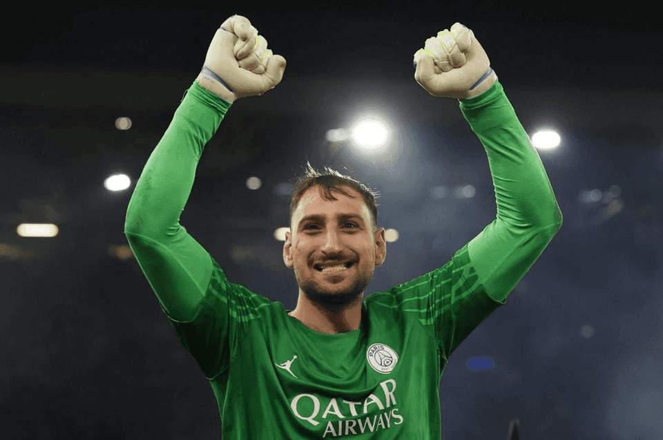 Gianluigi Donnarumma ăn mừng chiến thắng trong màu áo PSG