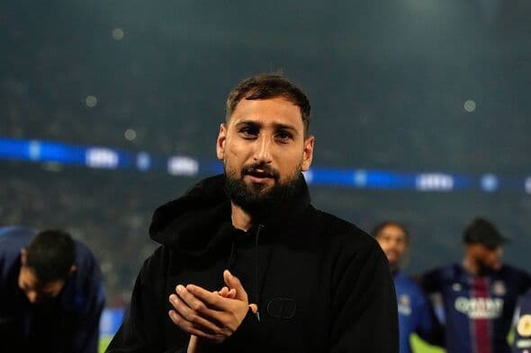 Gianluigi Donnarumma tại PSG, gương mặt trầm tư giữa cạm bẫy lương khủng.