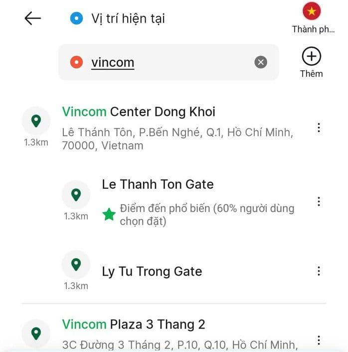Giao diện ứng dụng gọi xe công nghệ hiển thị các địa chỉ, minh họa việc người dân vẫn dùng địa chỉ cũ