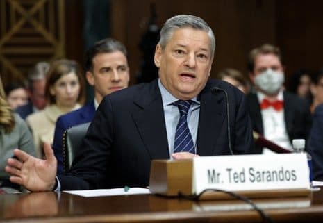 Giám đốc điều hành Netflix Ted Sarandos phát biểu tại phiên điều trần của Thượng viện.