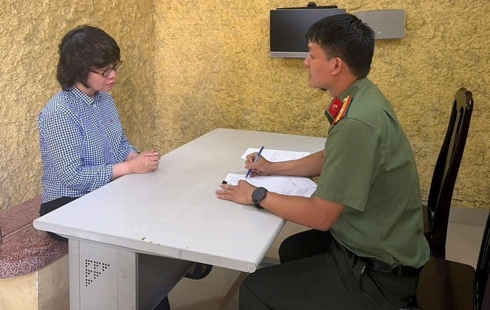 Giám đốc Nguyễn Thúy Hằng bị thẩm vấn, minh họa trách nhiệm pháp lý của người đứng đầu