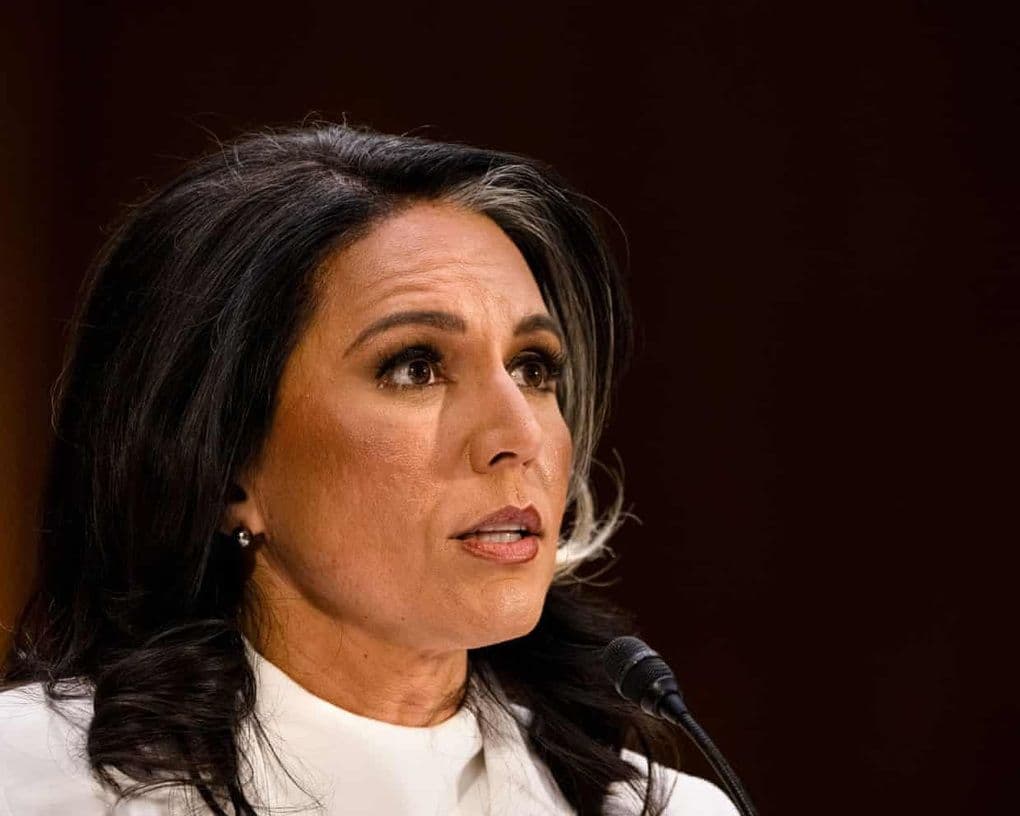 Giám đốc Tình báo Quốc gia Tulsi Gabbard phát biểu, kêu gọi Bộ Tư pháp truy tố các cựu quan chức.