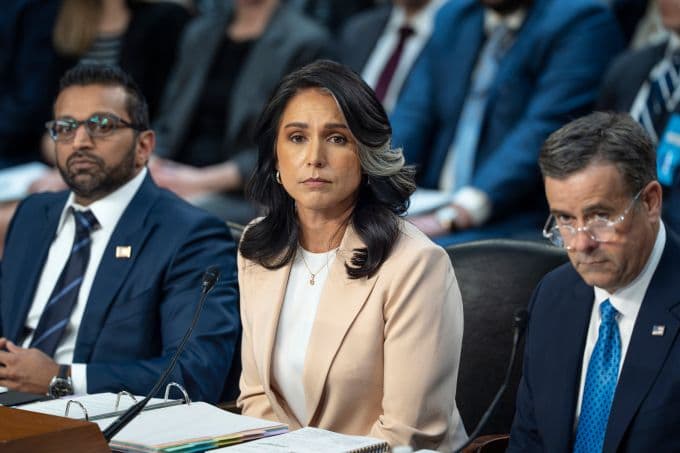 Giám đốc Tình báo Quốc gia Tulsi Gabbard tại Đồi Capitol, người đã công khai cáo buộc chính quyền Obama 'phản quốc'.
