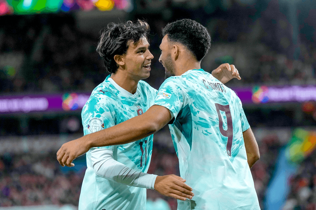 Goncalo Ramos và Joao Felix ăn mừng bàn thắng, thể hiện sức mạnh tập thể mới của Bồ Đào Nha.