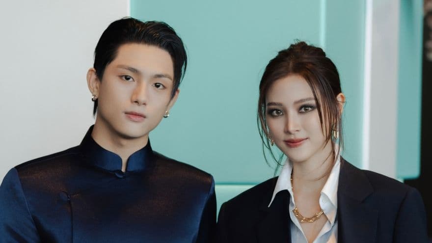 Grey D lịch lãm sánh vai cùng diễn viên Baifern Pimchanok tại Tokyo, thể hiện hình ảnh một nghệ sĩ đã lột xác và thành công sau hành trình phát triển bản thân.
