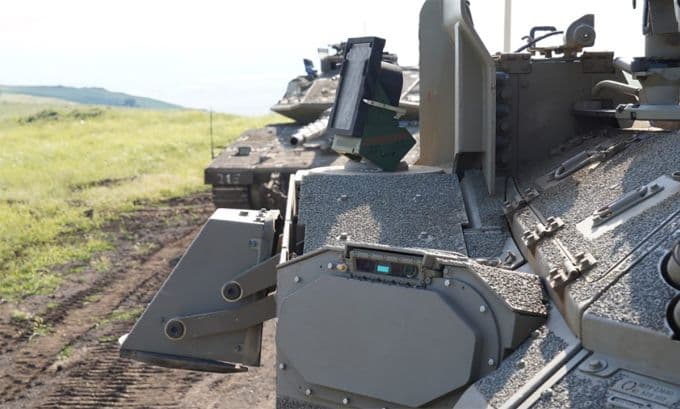 Hệ thống phòng thủ chủ động Trophy trên xe tăng Merkava của Israel.