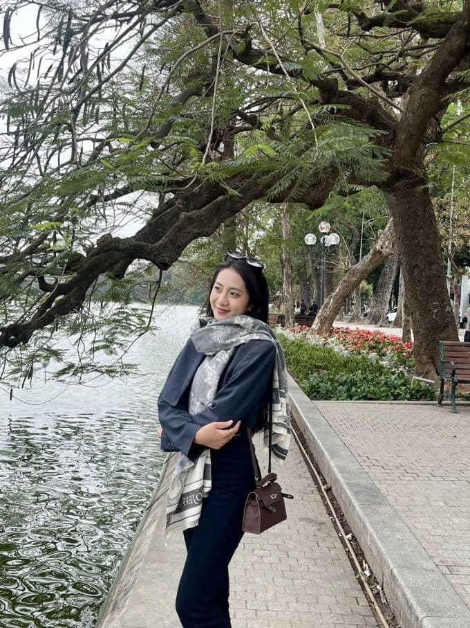 Hà Trúc Linh với vẻ đẹp nội tại, thành tích học tập xuất sắc và tấm lòng nhân ái.