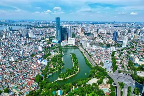 Hồ Tây và khu vực đô thị Hà Nội, thể hiện sự cân bằng giữa phát triển và bảo tồn di sản