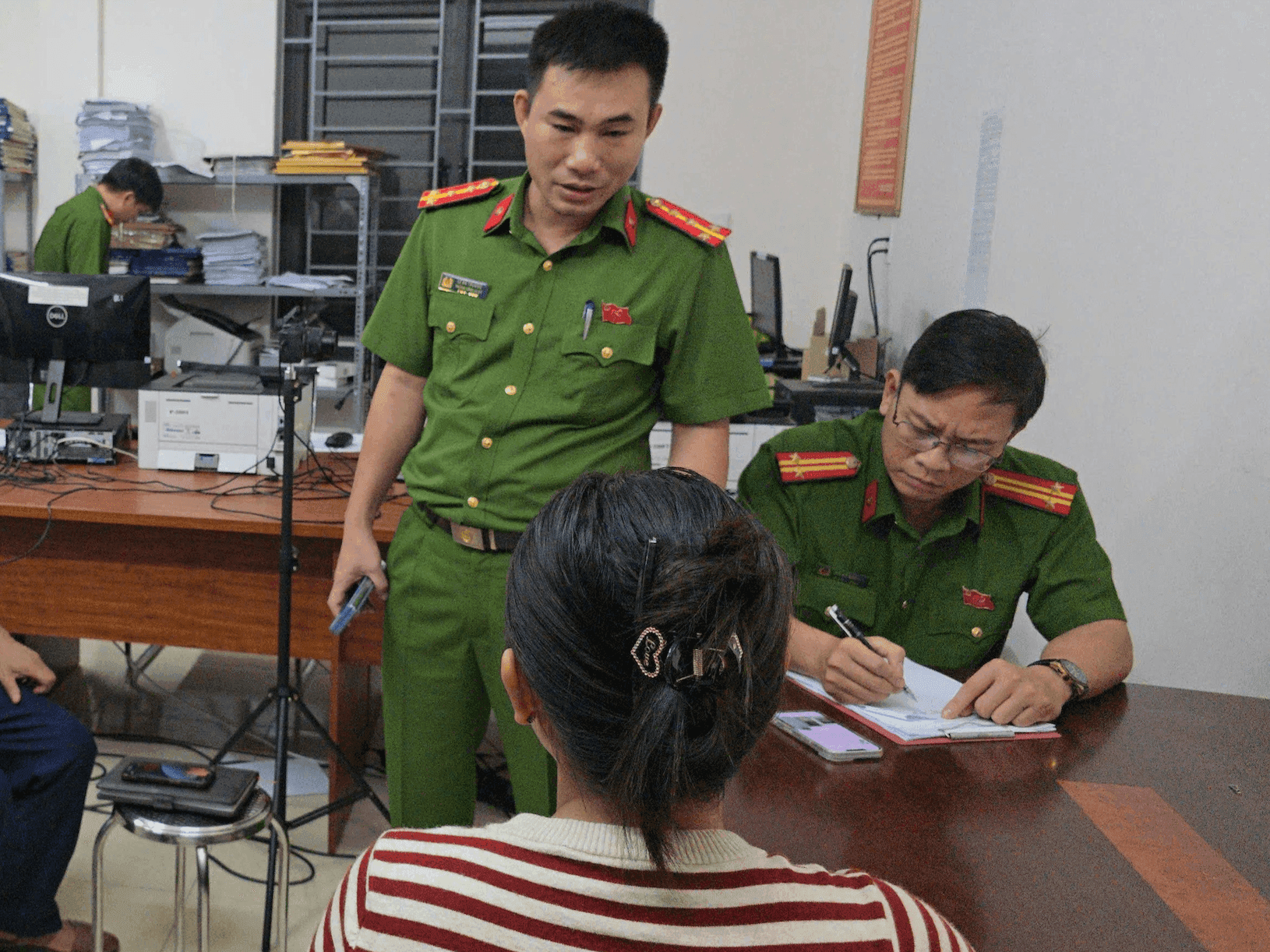 Hóa đơn tiền điện với các chỉ số tiêu thụ và số tiền phải trả, minh họa cho vấn đề hóa đơn 'nhảy múa'.