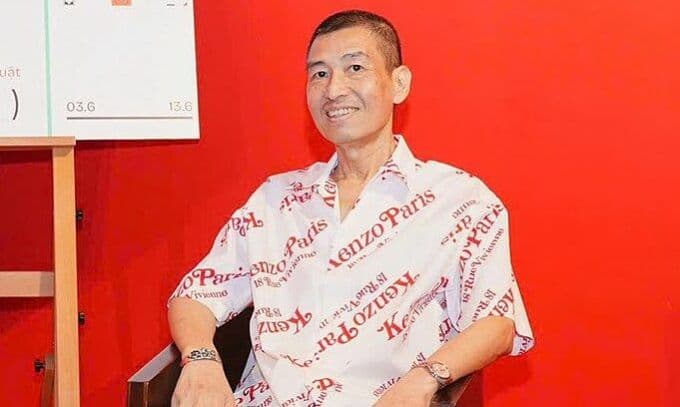 Họa sĩ Lê Thiết Cương tại sự kiện ra mắt sách 'Trò chuyện với hội họa'.