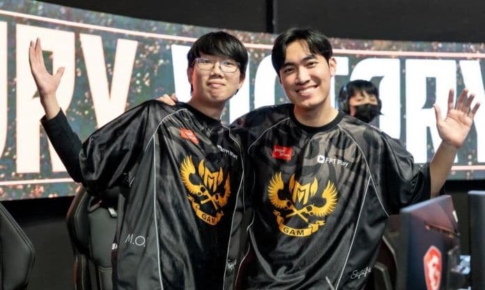 Hai tuyển thủ của đội GAM Esports, đại diện của Việt Nam, thể hiện tinh thần sẵn sàng cạnh tranh tại ASI 2025.