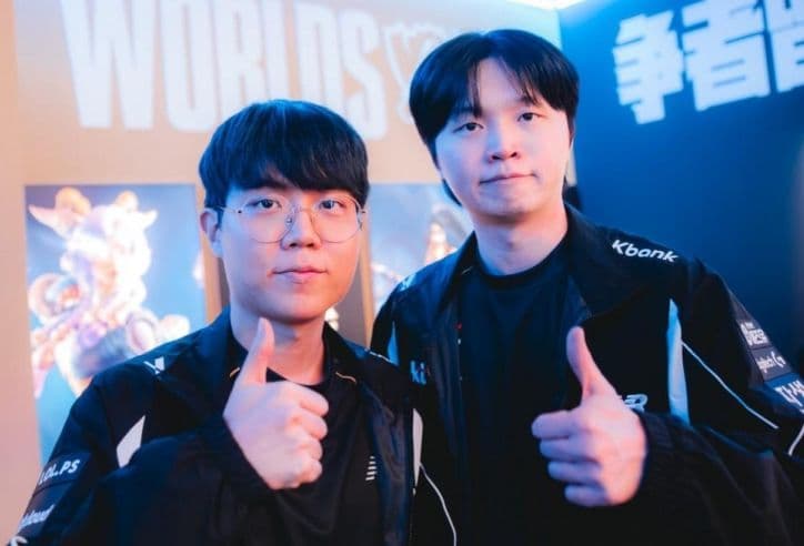 Hai tuyển thủ KT Rolster thể hiện sự tự tin trước cuộc đối đầu chiến thuật.