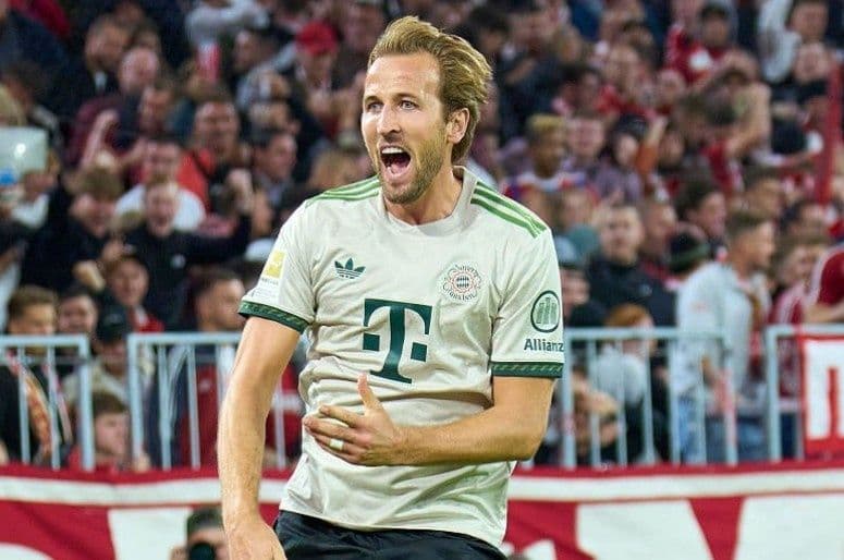 Harry Kane ăn mừng bàn thắng, thể hiện phong độ hủy diệt của Bayern Munich