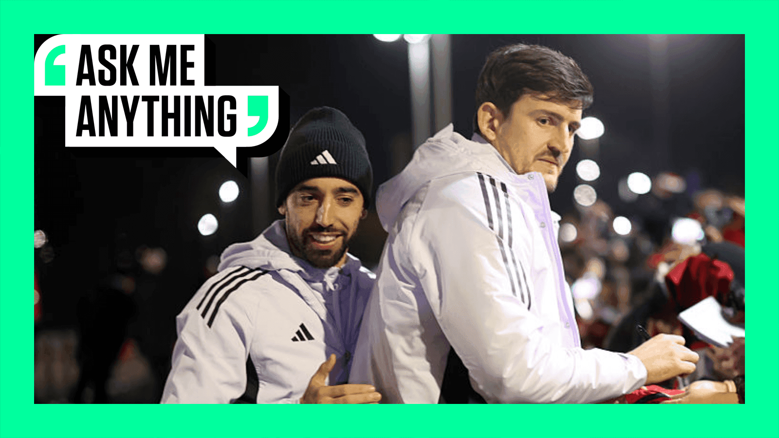 Harry Maguire và Bruno Fernandes ký tặng người hâm mộ, thể hiện sự kết nối và hành trình hồi sinh của Maguire.