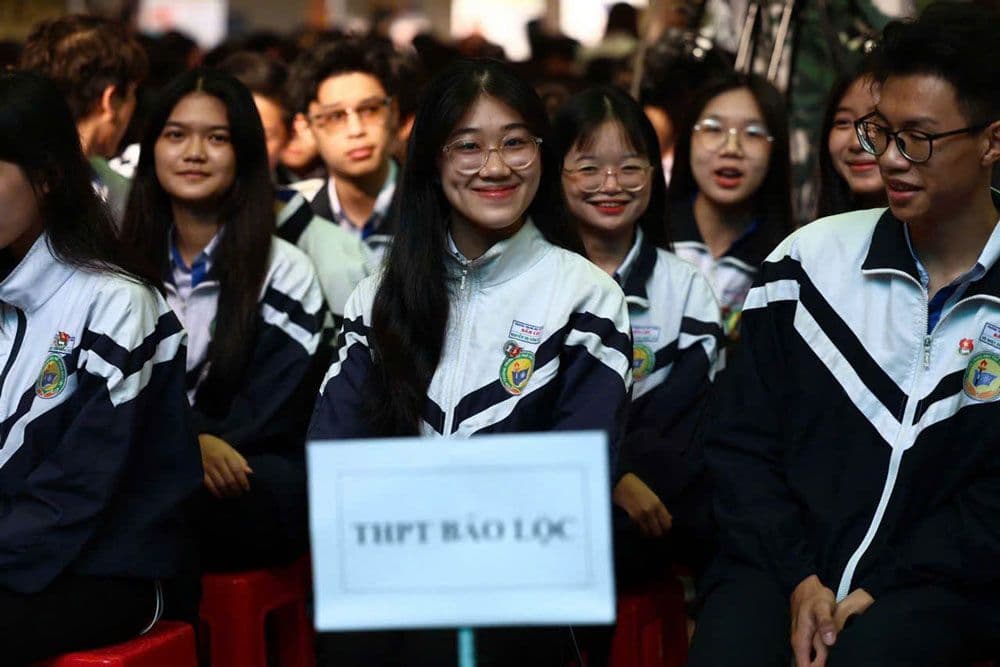 Học sinh trung học tham gia buổi tư vấn tuyển sinh đại học