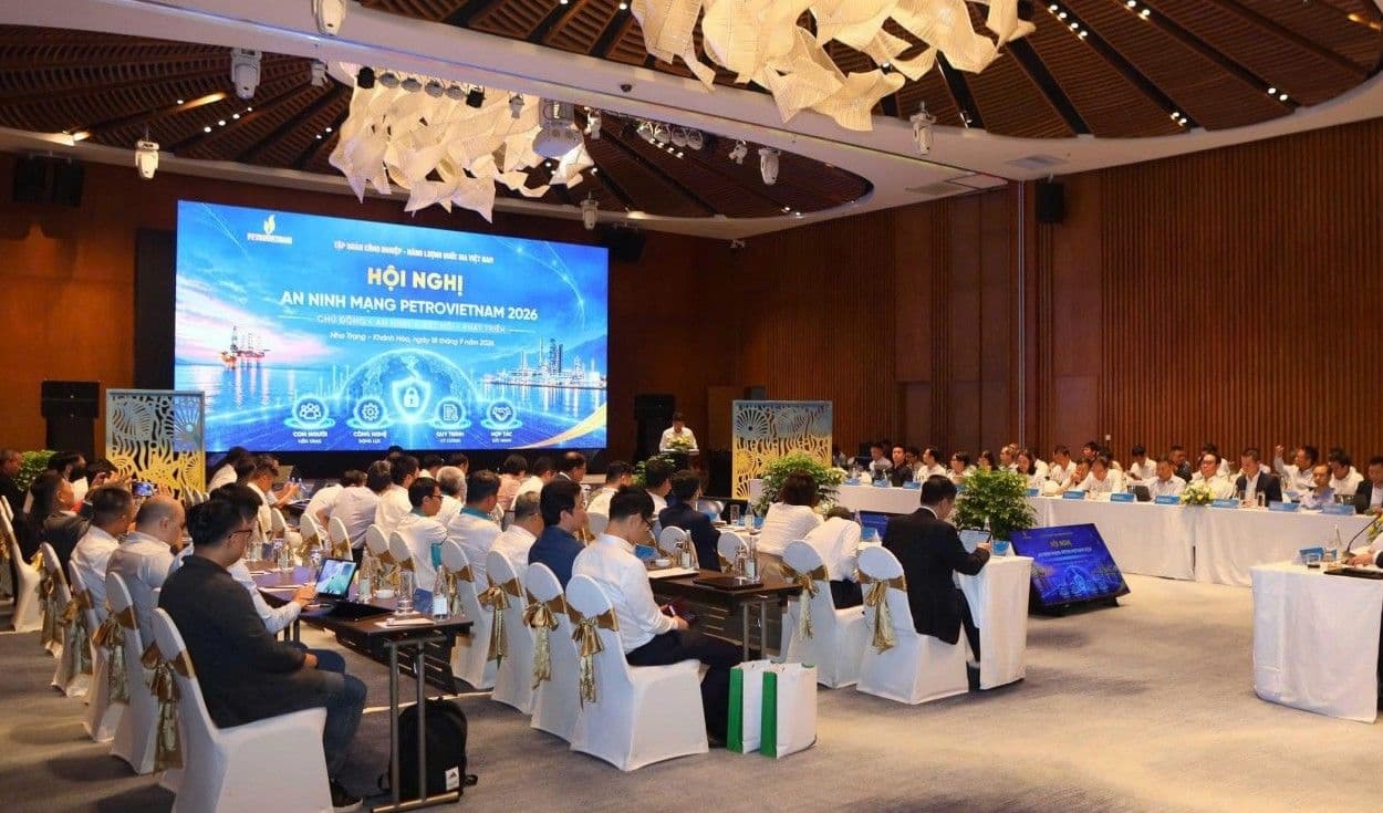Hội nghị An ninh mạng PETROVIETNAM 2026, nơi các chuyên gia thảo luận về bảo vệ an ninh số trong ngành năng lượng Việt Nam.