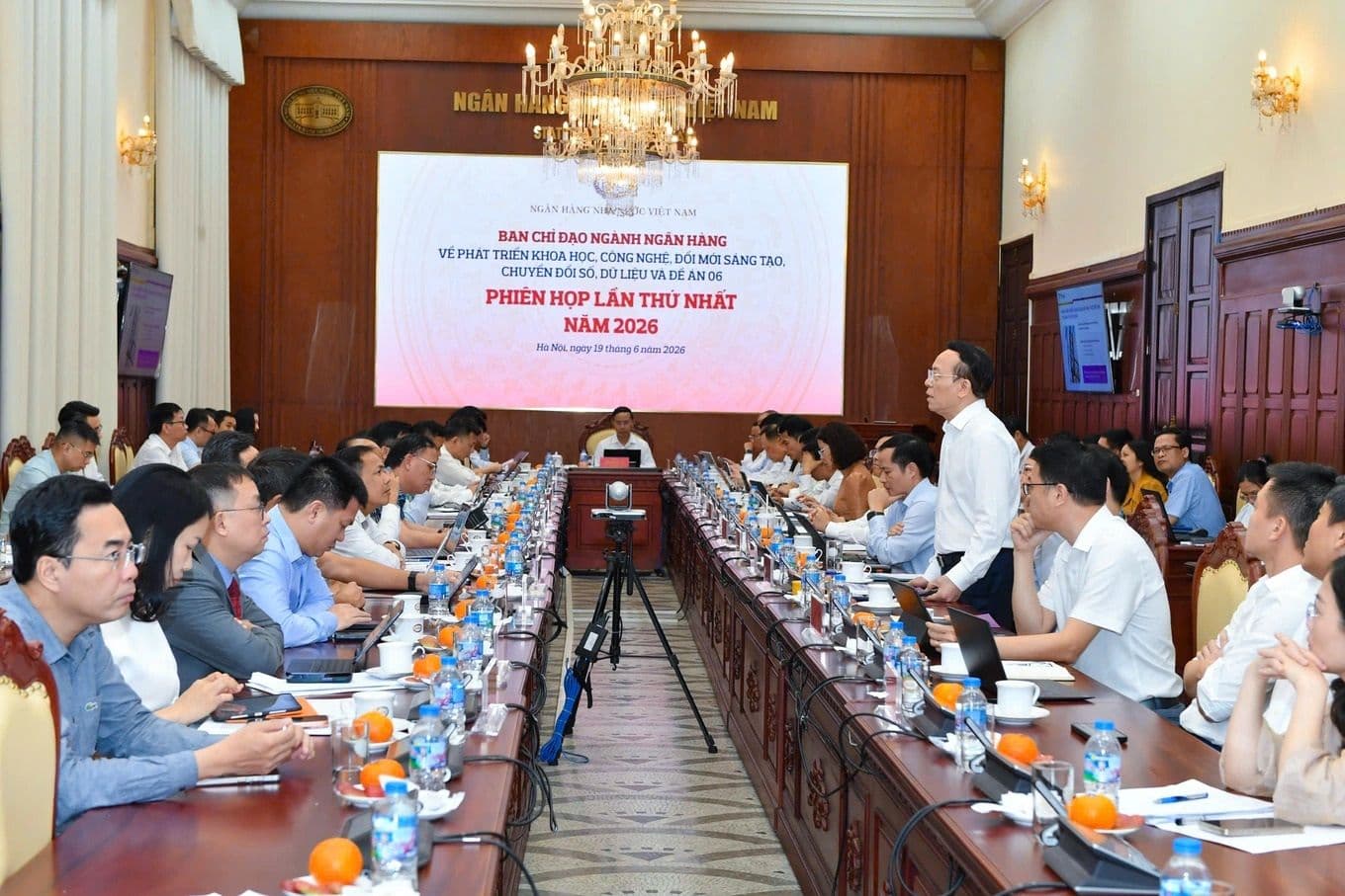 Hội nghị bàn về chiến lược phát triển công nghệ và chuyển đổi số, thể hiện tư duy vượt tầm trong phòng chống tội phạm kỷ nguyên số.